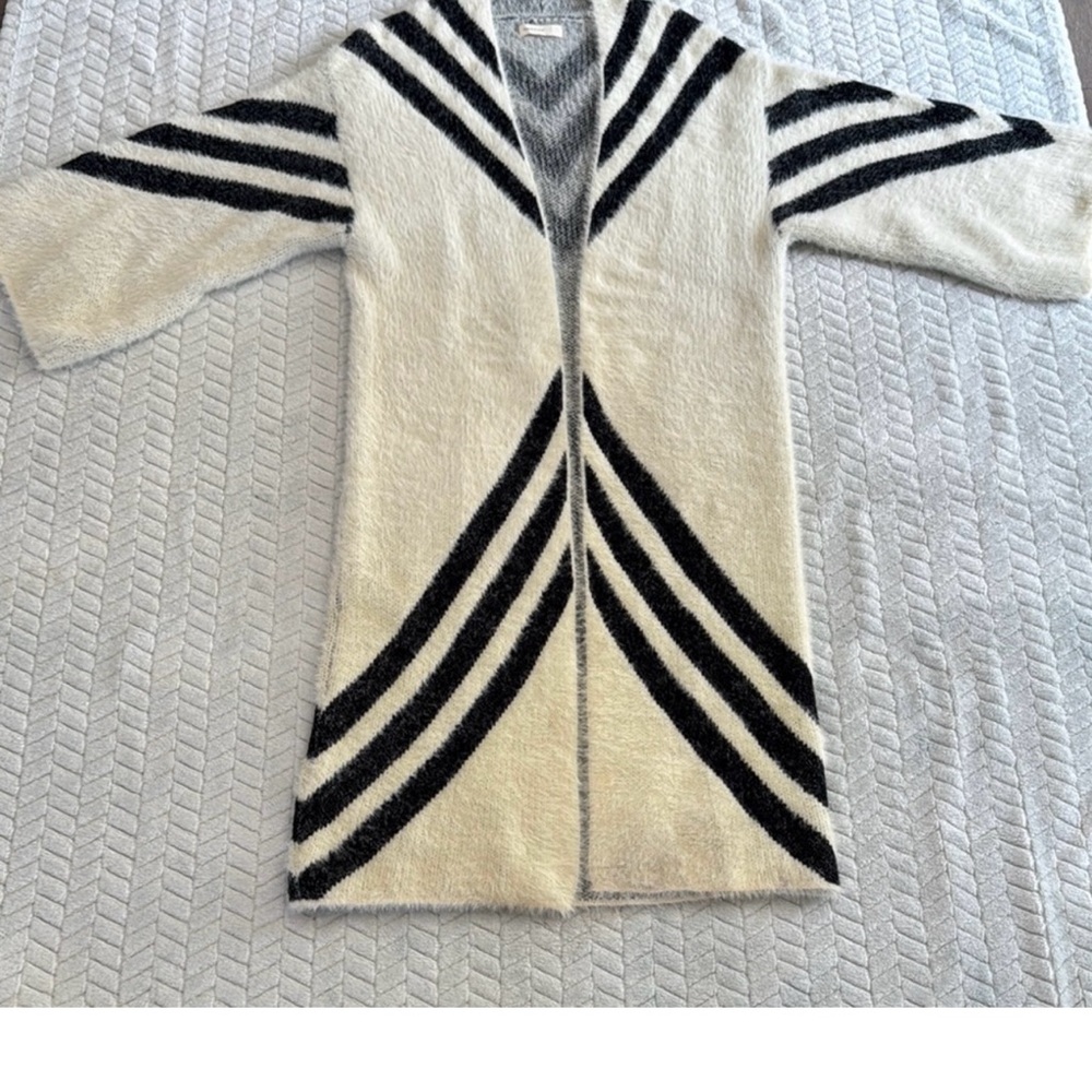 Anthropologie (Sleeping on Snow)Black and White Striped Cardigan Size M-L